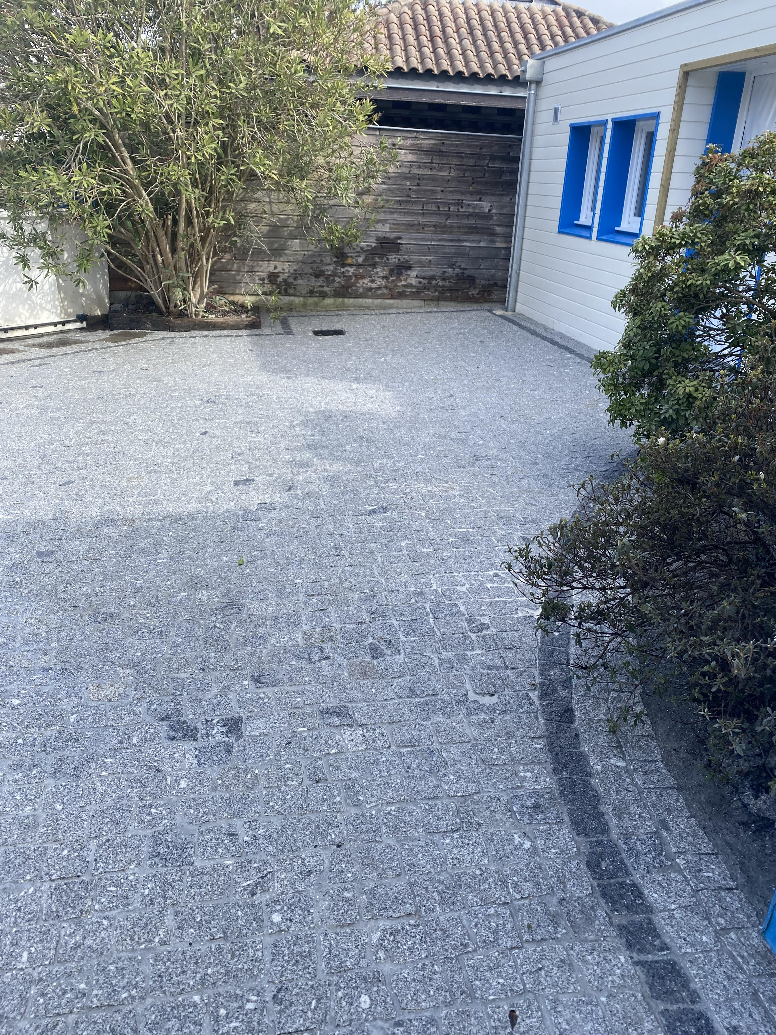 Allée pavée